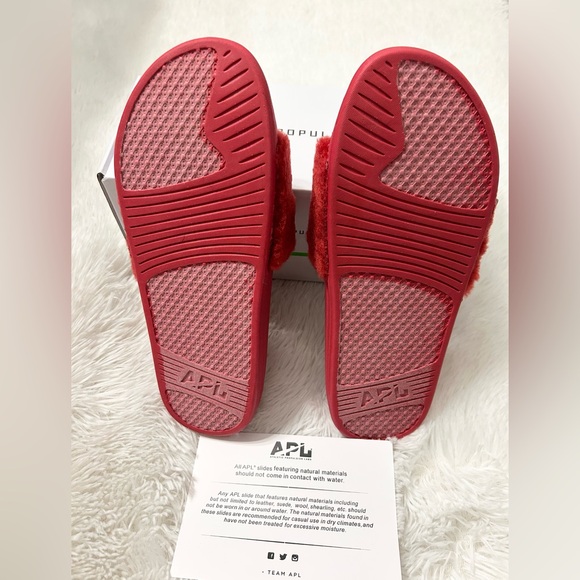 APL (Athletic Propulsion Labs) Women’s Shearling Slides - Picture 7 of 8